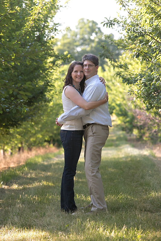 smolak-farm-engagement-photos_03
