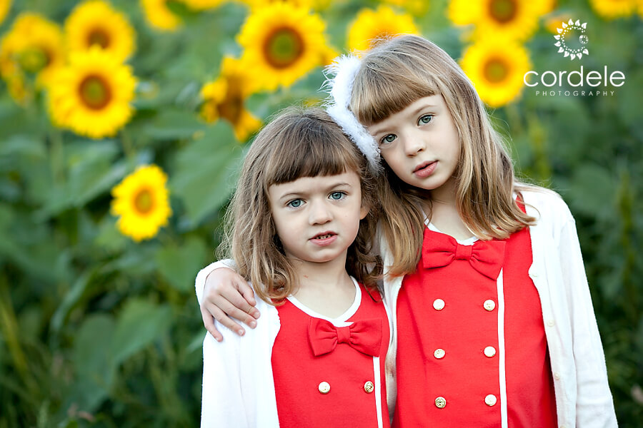 sunflower-field-portrait-sessions-fall-colby-farm