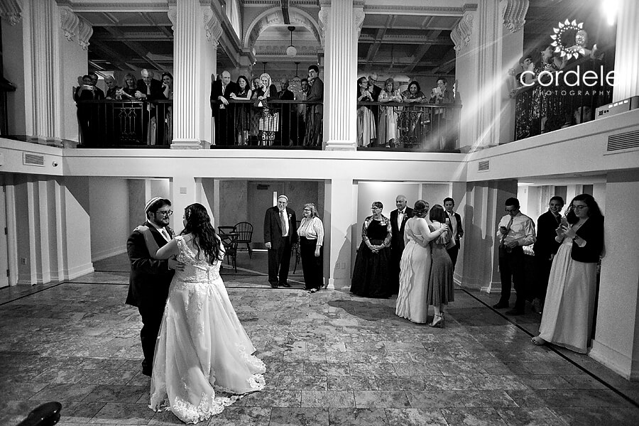 Briding groom first dance photo